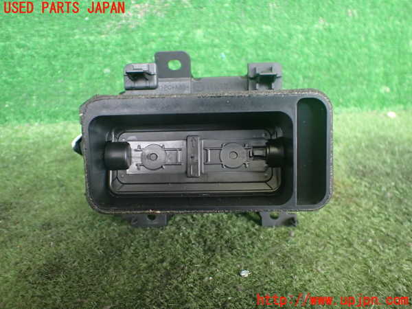 2UPJ-9242247528]CX-8(KG2P)エアコン吹き出し口3(左) 中古_2