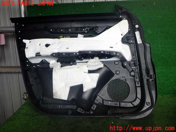 2UPJ-9242241234]CX-8(KG2P)右前ドア内張り 中古_4