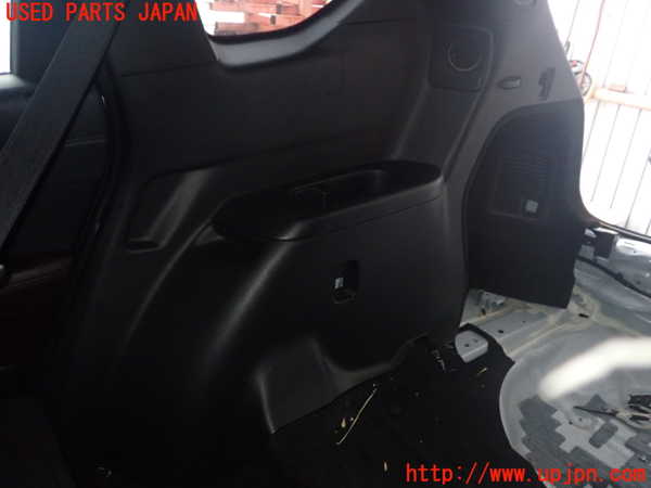2UPJ-9242247675]CX-8(KG2P)右リアピラートリム 中古_3