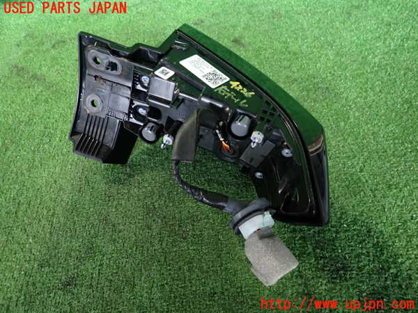 2UPJ-9242261530]フロンクス(WEB3S)右テールランプ 中古_3