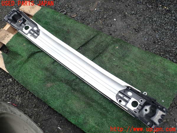 1UPJ-9242271014]ハリアー ハイブリッド(AXUH80)フロントバンパーホースメント 中古_3