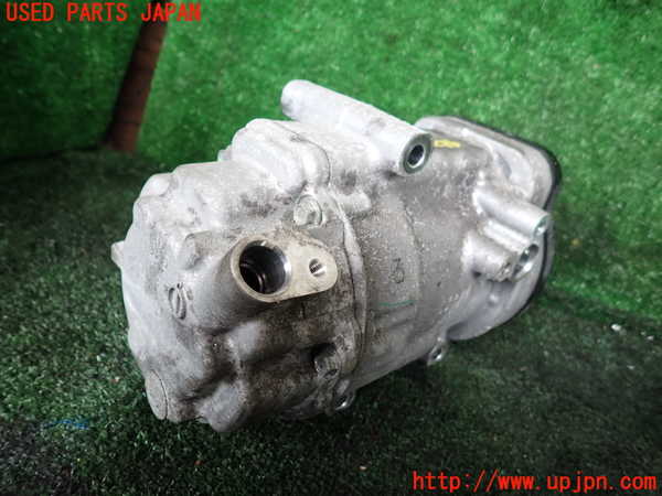 1UPJ-9242276025]ハリアー ハイブリッド(AXUH80)エアコンコンプレッサー 中古_2