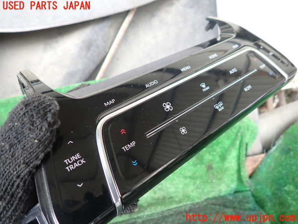 1UPJ-9242276066]ハリアー ハイブリッド(AXUH80)エアコンスイッチ1 中古_2