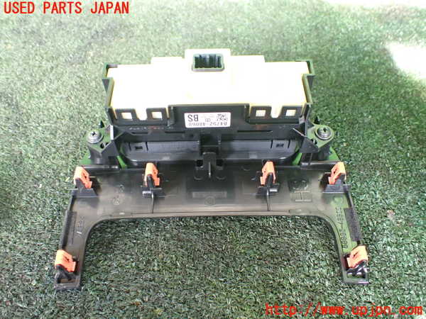 1UPJ-9242276306]ハリアー ハイブリッド(AXUH80)スイッチ1 (リヤエアコン) 中古_2