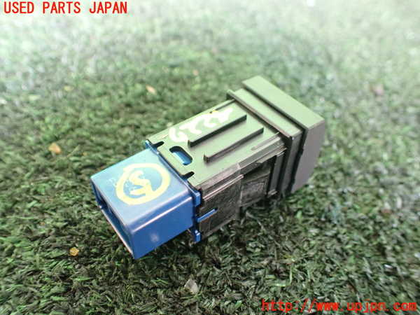 1UPJ-9242276310]ハリアー ハイブリッド(AXUH80)スイッチ5 (ステアリングヒーター) 中古_2