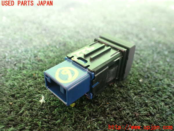 1UPJ-9242276311]ハリアー ハイブリッド(AXUH80)スイッチ6 (AC100V) 中古_2