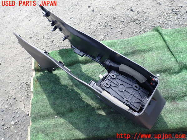 1UPJ-9242277540]ハリアー ハイブリッド(AXUH80)センターコンソール 中古_4