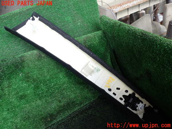 1UPJ-9242277655]ハリアー ハイブリッド(AXUH80)右フロントピラートリム 中古_2