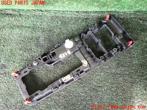 1UPJ-9242277693]ハリアー ハイブリッド(AXUH80)内装トリム類3 中古_2