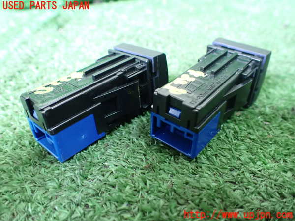 1UPJ-9242286311]ヤリス(YARIS) クロス ハイブリッド(MXPJ15)スイッチ6 中古_2