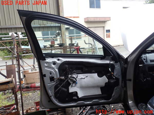 1UPJ-9242291260]BMW 523i(XG20 F10)左前ドア AGC M62 中古_4