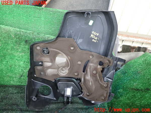 1UPJ-9242292160]BMW 523i(XG20 F10)エンジンアッパーカバー 中古_2