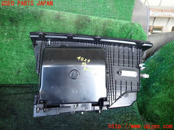 1UPJ-9242297516]BMW 523i(XG20 F10)グローブボックス1 中古_4