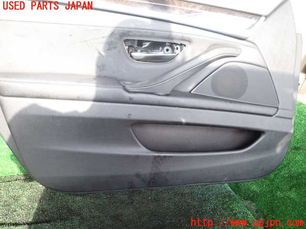 1UPJ-9242291264]BMW 523i(XG20 F10)左前ドア内張り 中古_4