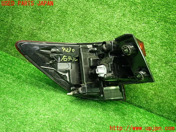 1UPJ-9242301530]WR-V(DG5)右テールランプ 中古_3