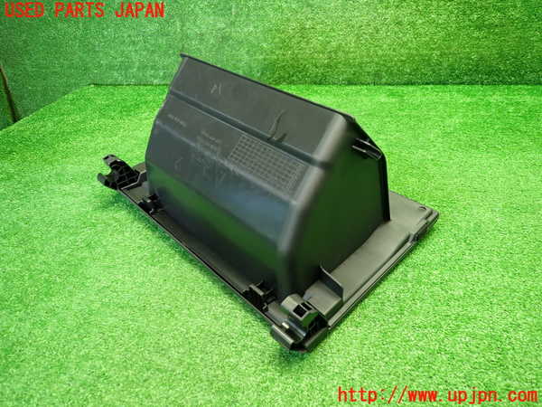 1UPJ-9242307516]WR-V(DG5)グローブボックス1 中古_3