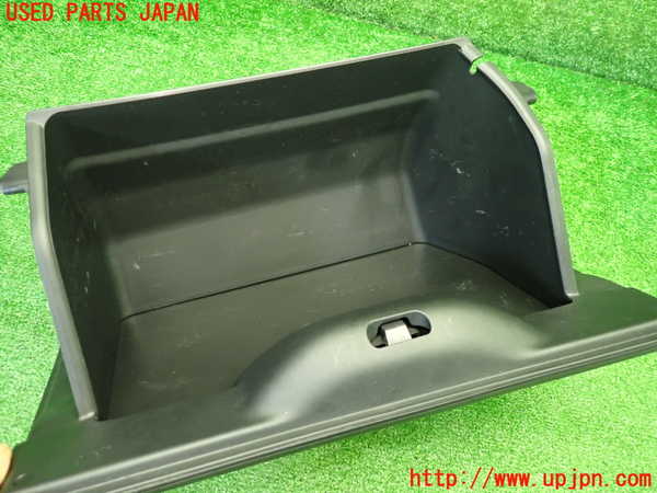 1UPJ-9242307516]WR-V(DG5)グローブボックス1 中古_4