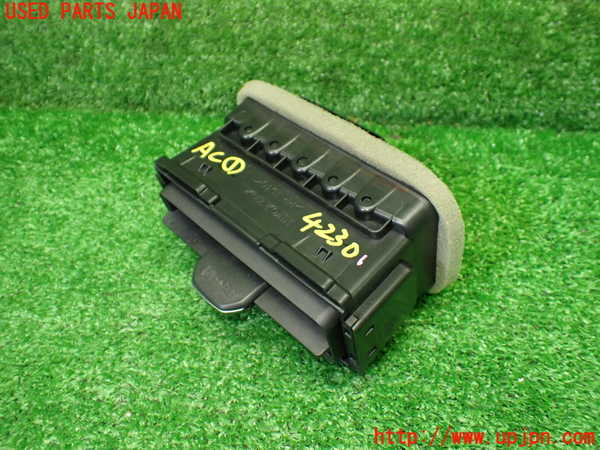 1UPJ-9242307526]WR-V(DG5)エアコン吹き出し口1 (右) 中古_2