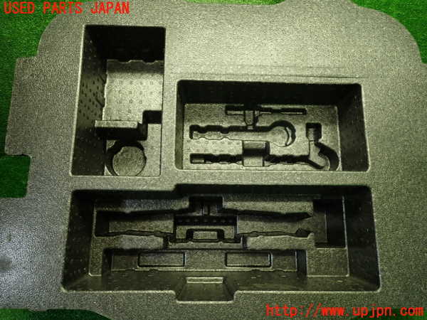 1UPJ-9242307771]WR-V(DG5)ラゲッジトレイ1 中古_3