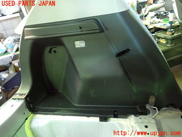 1UPJ-9242307680]WR-V(DG5)左リアピラートリム 中古_4