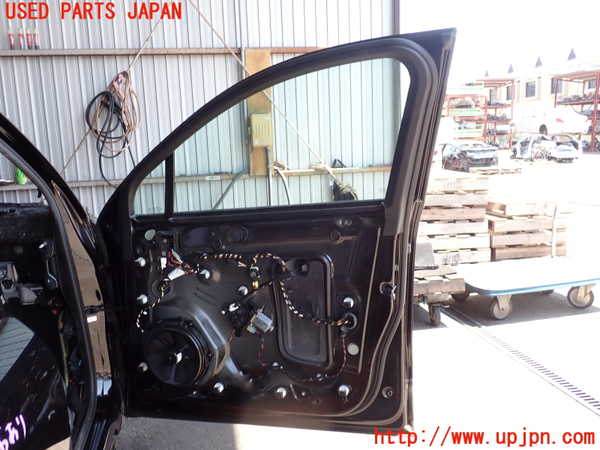 2UPJ-9242321230]ポルシェ・マカン ターボ(J1H3)右前ドア 中古 (AGC AUTOMOTIVE 43R-00050 M62)_4