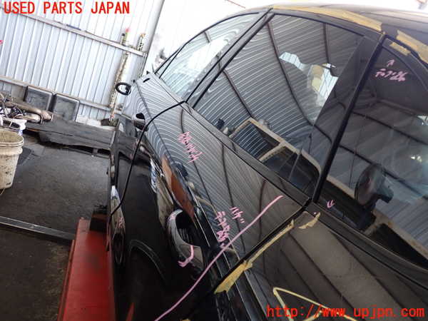 2UPJ-9242321320]ポルシェ・マカン ターボ(J1H3)左後ドア 中古 (AGC AUTOMOTIVE M98 43R-002092)_3
