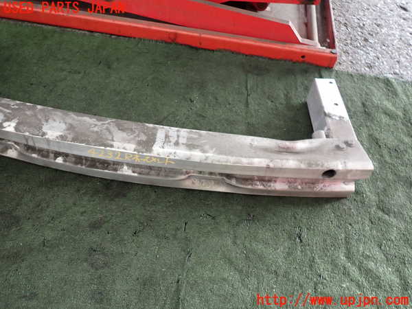 2UPJ-9242321614]ポルシェ・マカン ターボ(J1H3)リアバンパーホースメント 中古_3