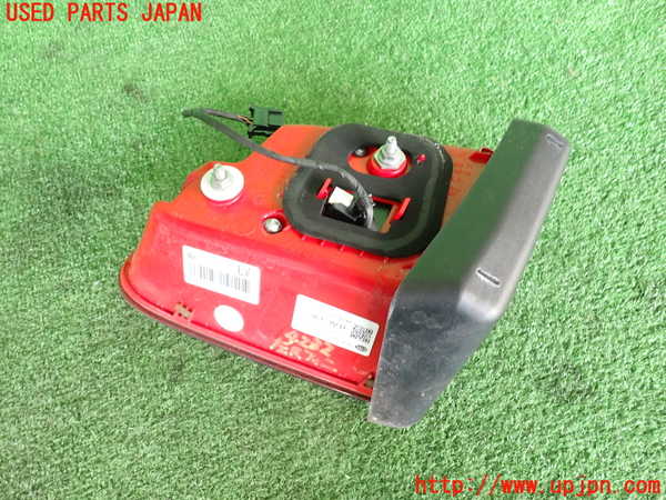 2UPJ-9242321552]ポルシェ・マカン ターボ(J1H3)左リアフィニッシャー 中古_2