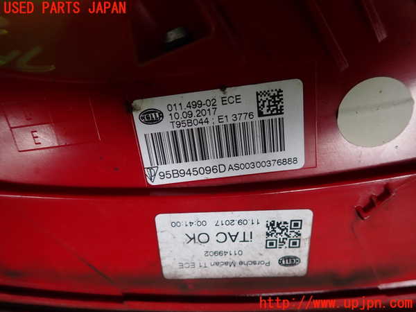 2UPJ-9242321530]ポルシェ・マカン ターボ(J1H3)右テールランプ 中古_3