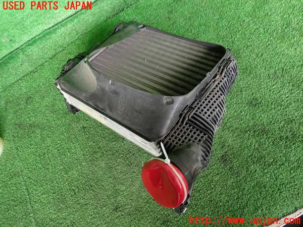 2UPJ-9242322451]ポルシェ・マカン ターボ(J1H3)インタークーラー1 中古_3