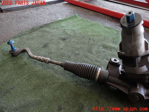 2UPJ-9242324235]ポルシェ・マカン ターボ(J1H3)パワステギアボックス 中古_2