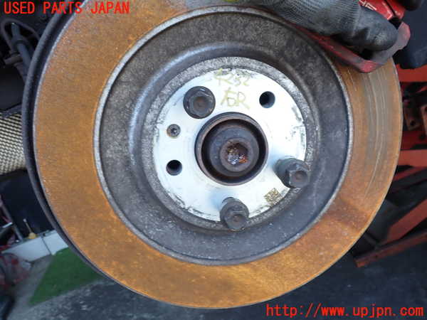 2UPJ-9242324300]ポルシェ・マカン ターボ(J1H3)右リアナックルハブ 中古_2