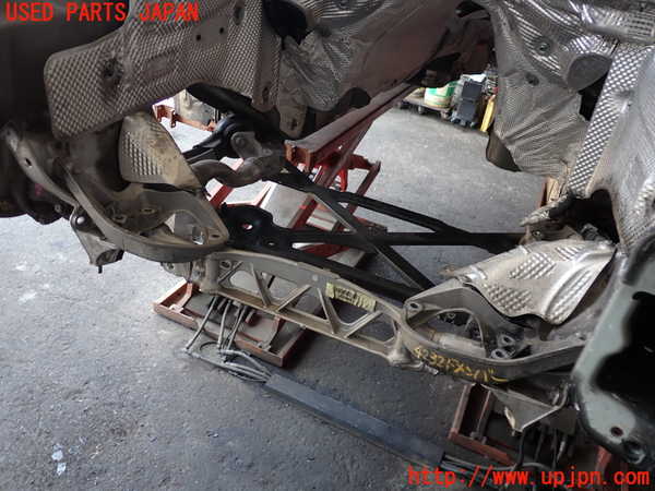 2UPJ-9242325285]ポルシェ・マカン ターボ(J1H3)フロントメンバー 中古_2