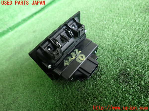 2UPJ-9242326306]ポルシェ・マカン ターボ(J1H3)スイッチ1 中古 (パーキング)_2