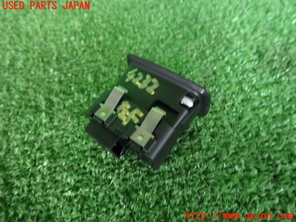 2UPJ-9242326245]ポルシェ・マカン ターボ(J1H3)左前パワーウィンドウスイッチ 中古_2