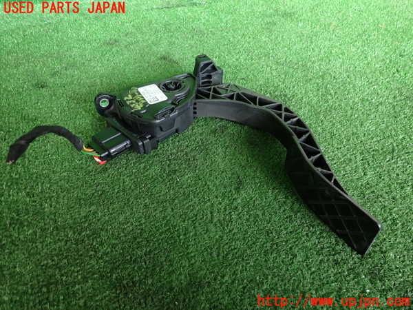 2UPJ-9242326381]ポルシェ・マカン ターボ(J1H3)センサー1 中古_2