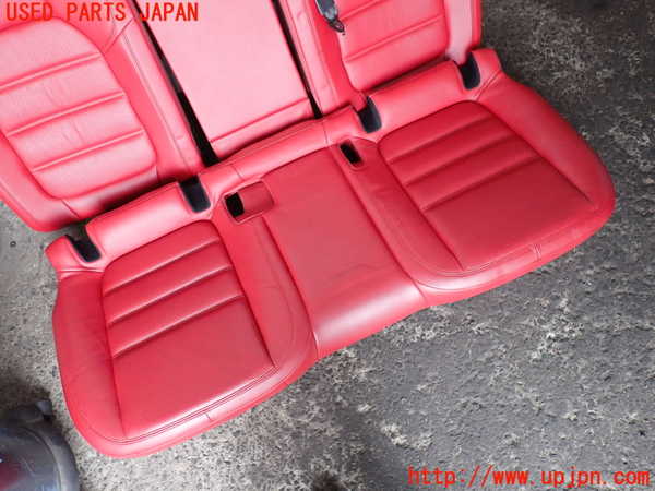 2UPJ-9242327385]ポルシェ・マカン ターボ(J1H3)リアシート 中古_3