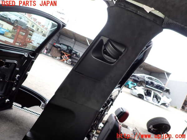 2UPJ-9242327665]ポルシェ・マカン ターボ(J1H3)右センターピラートリム 中古_2