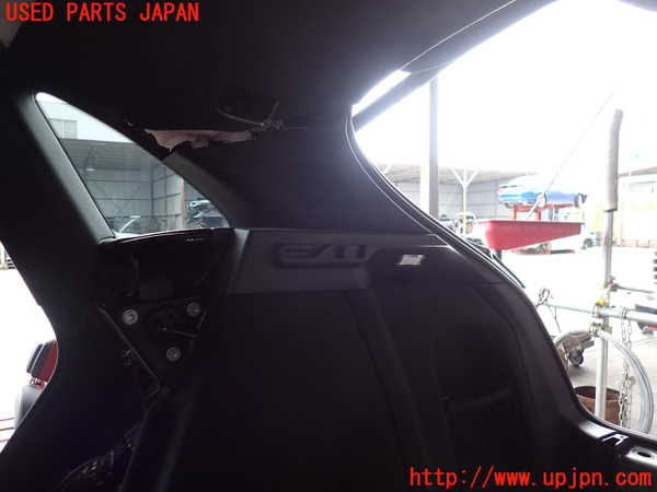 2UPJ-9242327675]ポルシェ・マカン ターボ(J1H3)右リアピラートリム 中古_2