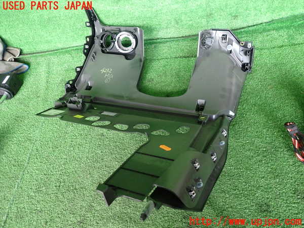 2UPJ-9242327691]ポルシェ・マカン ターボ(J1H3)内装トリム類1 中古_4