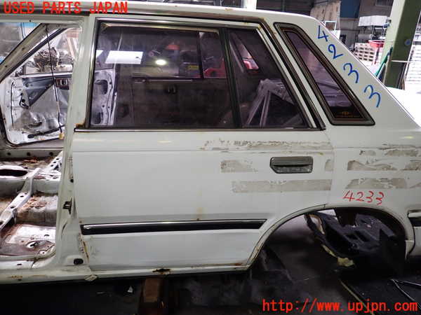セドリック(Y30)左後ドア 中古 【ジャンク品】 924233｜純正中古パーツ