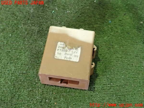 セドリック(Y30)ルームランプ1 中古 （1列目 真中） 924233｜純正中古