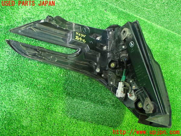 1UPJ-9242341530]ヴェルファイア(AGH30W)右テールランプ 中古_2