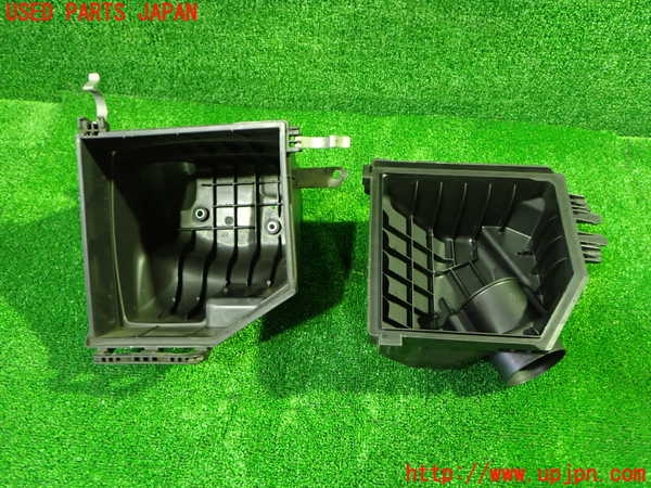 1UPJ-9242342560]ヴェルファイア(AGH30W)エアクリーナーボックス 中古_3