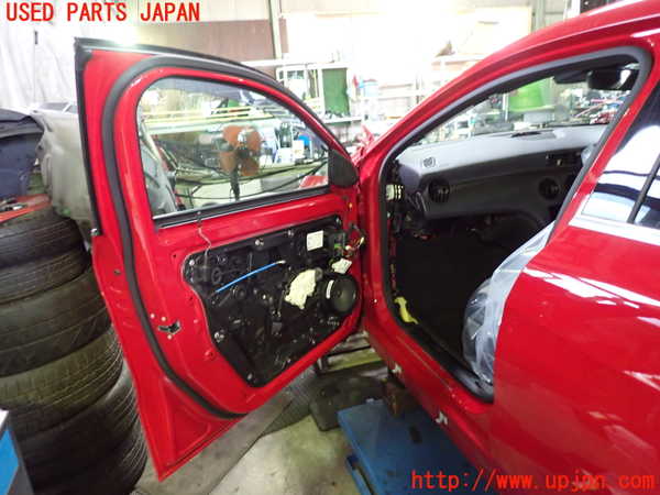 1UPJ-9242351260]ベンツ A180(176042)(W176系)左前ドア 中古(43R-00049 M25)_4