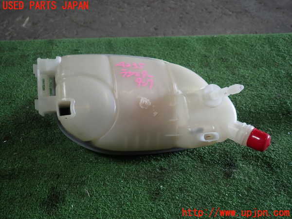 1UPJ-9242352410]ベンツ A180(176042)(W176系)ラジエータータンク 中古_2