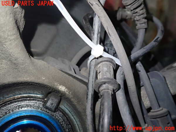 1UPJ-9242354290]ベンツ A180(176042)(W176系)右フロントナックルハブ 中古_2