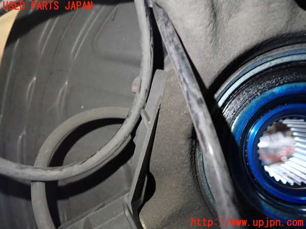 1UPJ-9242354295]ベンツ A180(176042)(W176系)左フロントナックルハブ 中古_2