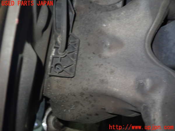 1UPJ-9242354300]ベンツ A180(176042)(W176系)右リアナックルハブ 中古_2