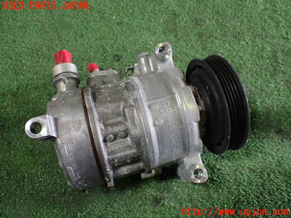 1UPJ-9242356025]ベンツ A180(176042)(W176系)エアコンコンプレッサー 中古_4
